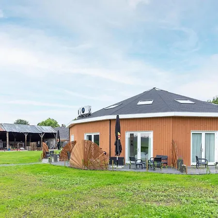 In Forested Netherlands With Terrace, Cleaning Included Ferienhaus *